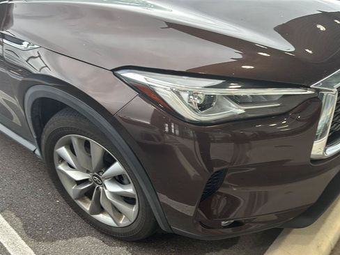 Used 2020 INFINITI QX50 Luxe w/ Navigation Package FWD image 2