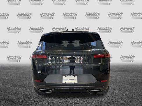 Used 2024 Land Rover Range Rover Sport SE image 9