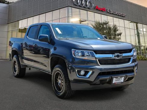 Used 2017 Chevrolet Colorado LT w/ LT Convenience Package RWD image 5