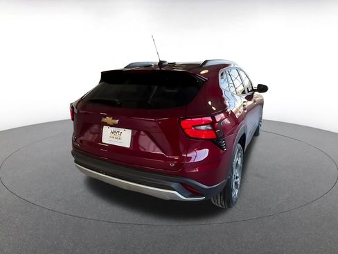 Used 2025 Chevrolet Trax LT image 13