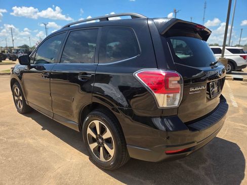 Used 2017 Subaru Forester 2.5i Limited AWD/4WD image 7