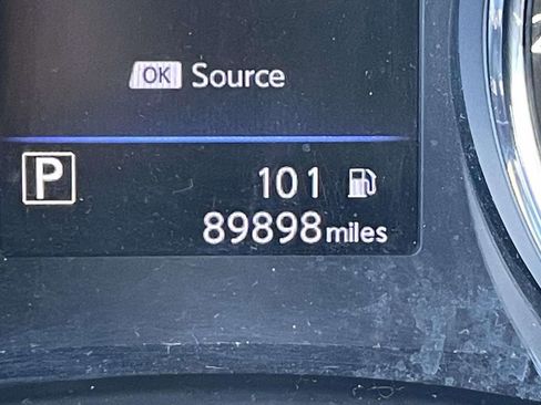 Used 2018 Nissan Rogue SV image 25