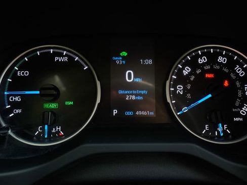 Used 2022 Toyota RAV4 XLE image 16