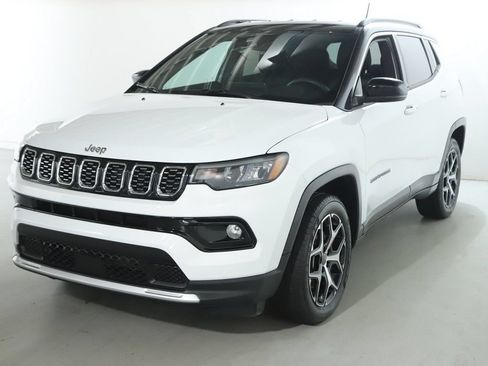 Used 2025 Jeep Compass Limited AWD/4WD image 4