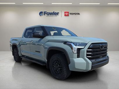 New 2026 Toyota Tundra SR5 w/ SR5 Premium Package