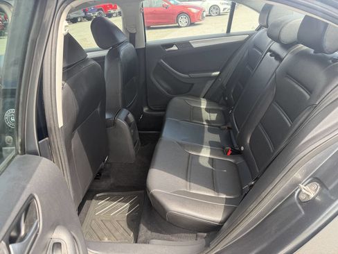 Used 2018 Volkswagen Jetta Wolfsburg Edition FWD image 12
