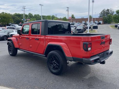 Used 2022 Jeep Gladiator Sport AWD/4WD image 5