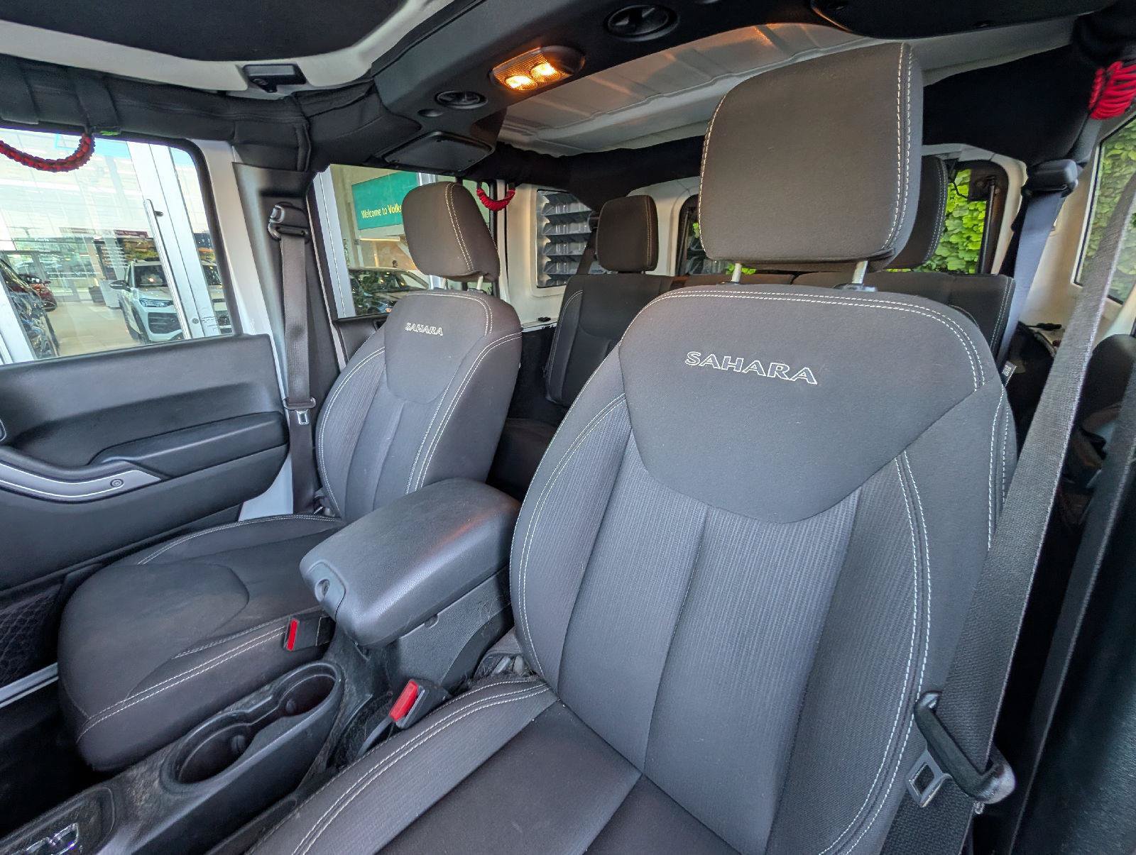 Used 2017 Jeep Wrangler Unlimited Sahara AWD/4WD image 8