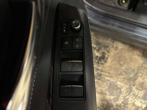 Certified 2023 Toyota Venza LE image 22