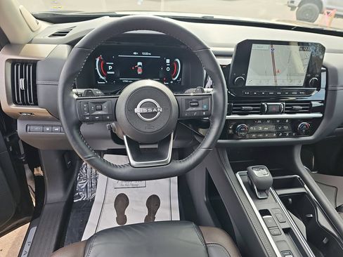 Used 2024 Nissan Pathfinder Platinum w/ Cargo Package image 18