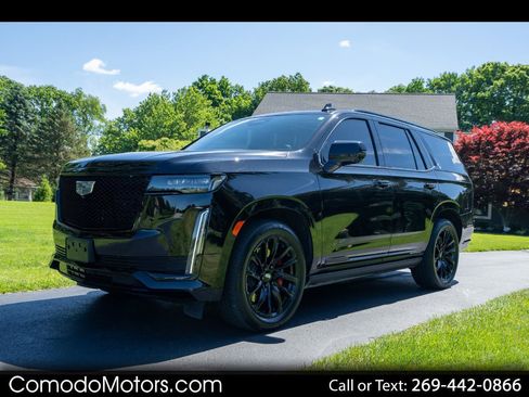 Used 2023 Cadillac Escalade Sport Platinum w/ LPO, ONYX Package AWD/4WD image 1