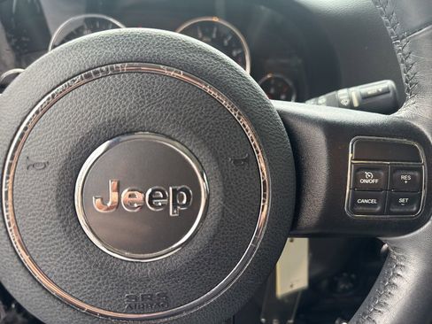 Used 2018 Jeep Wrangler Unlimited Sport S image 8