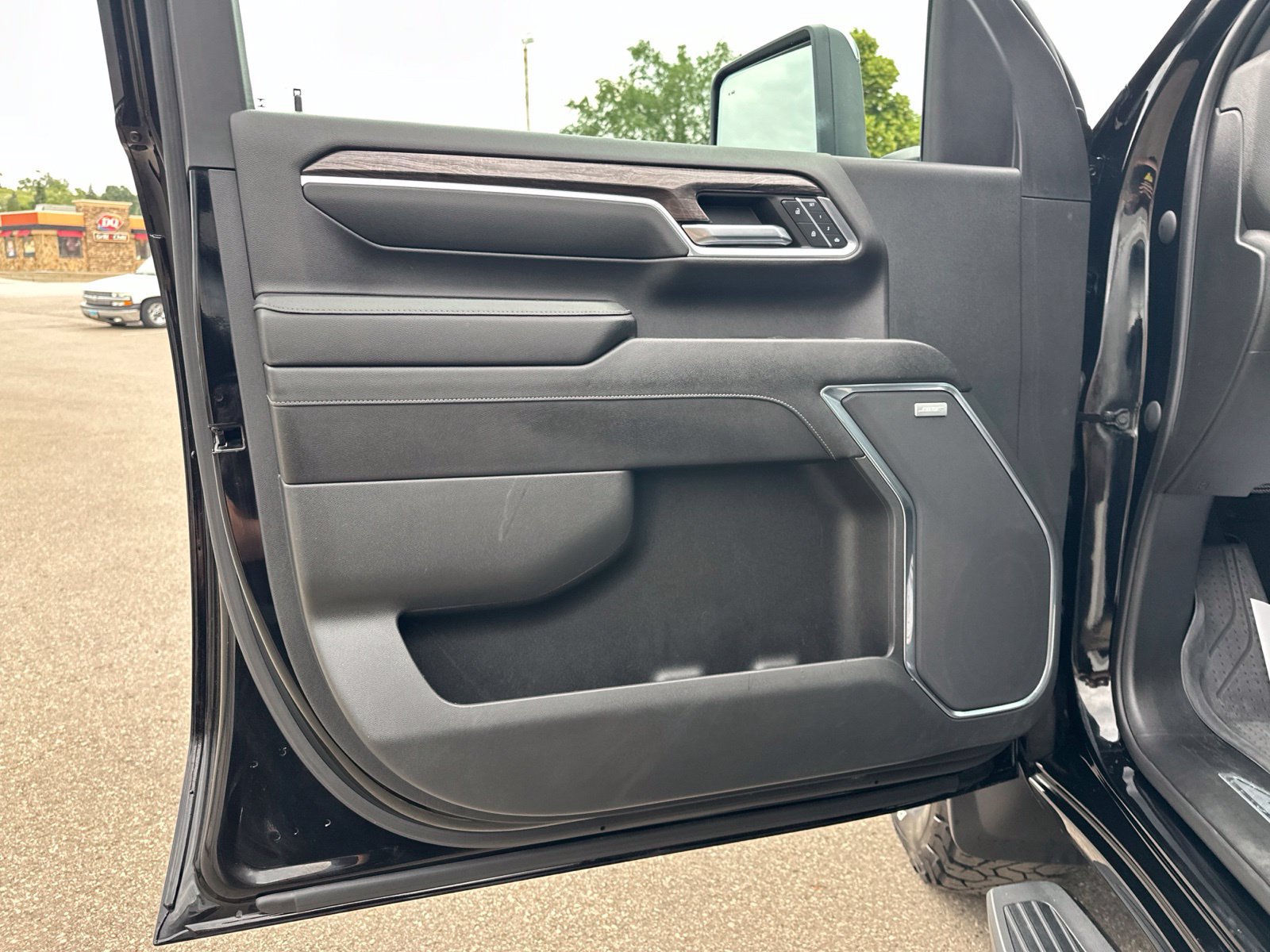Used 2024 Chevrolet Silverado 2500 LTZ w/ LTZ Plus Package AWD/4WD image 19