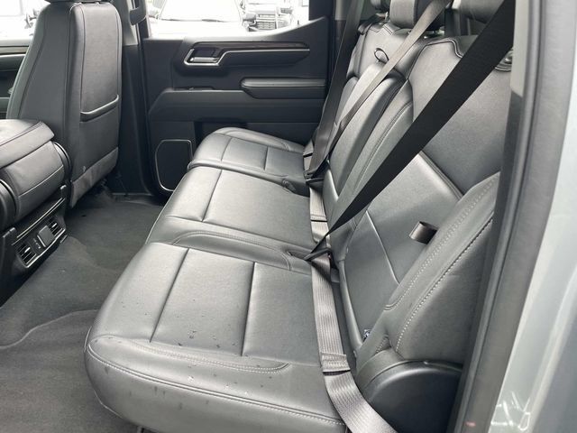 Used 2025 GMC Sierra 1500 SLT AWD/4WD image 16