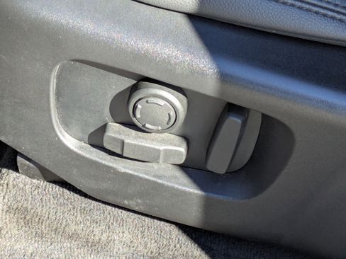 Used 2024 Land Rover Range Rover Velar Dynamic SE image 13