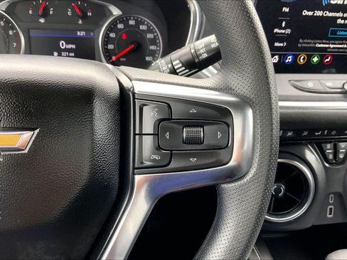 Used 2025 Chevrolet Blazer LT FWD image 23