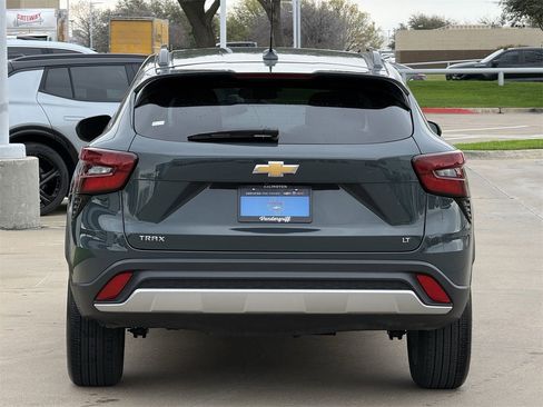 Used 2025 Chevrolet Trax LT image 5