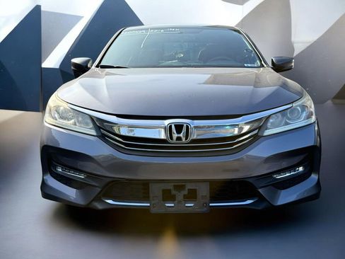 Used 2016 Honda Accord Sport image 2