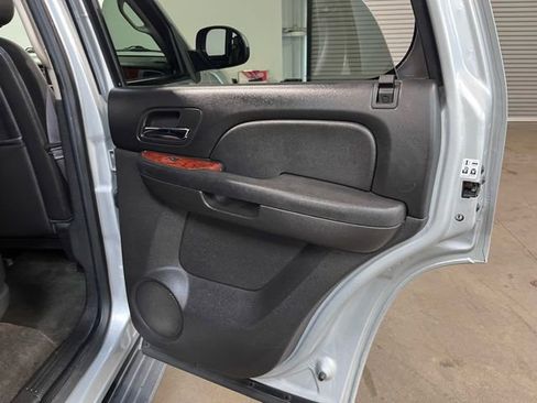 Used 2013 Chevrolet Tahoe LT w/ Luxury Package image 16