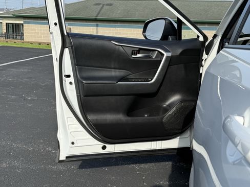 Certified 2023 Toyota RAV4 XLE AWD/4WD image 14