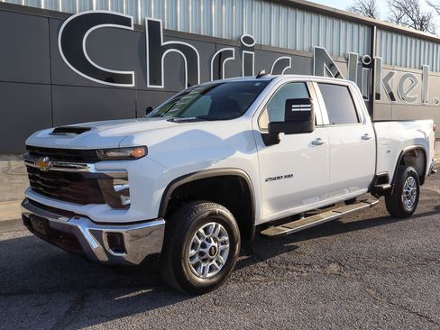 Used 2025 Chevrolet Silverado 2500 LT w/ Convenience Package image 1