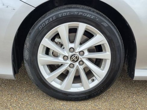 Used 2022 Toyota Camry LE image 27