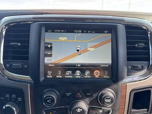 Used 2013 RAM 1500 Laramie w/ Convenience Group image 18