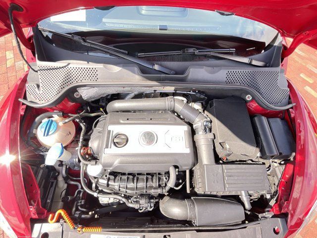 Used 2012 Volkswagen Beetle 2.0T FWD image 24