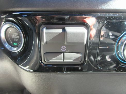 New 2026 GMC Canyon AT4 image 21