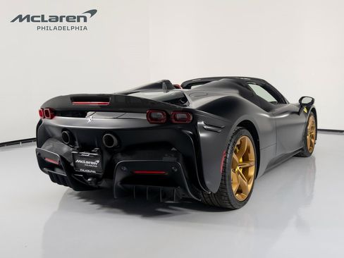 Used 2024 Ferrari SF90 Spider image 6