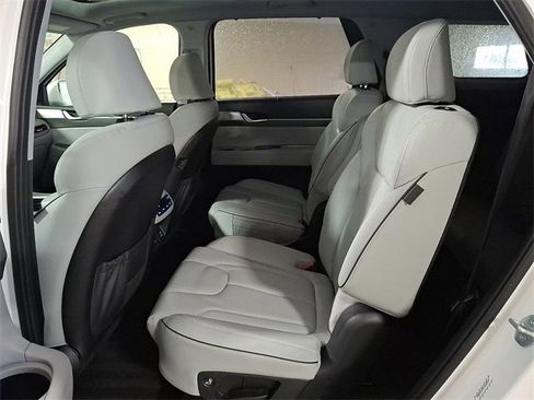 Used 2023 Hyundai Palisade SEL w/ Premium Package image 10