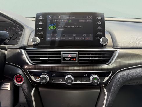 Used 2018 Honda Accord Sport image 18