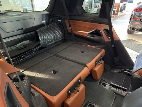 Certified 2025 BMW X7 M60i image 10