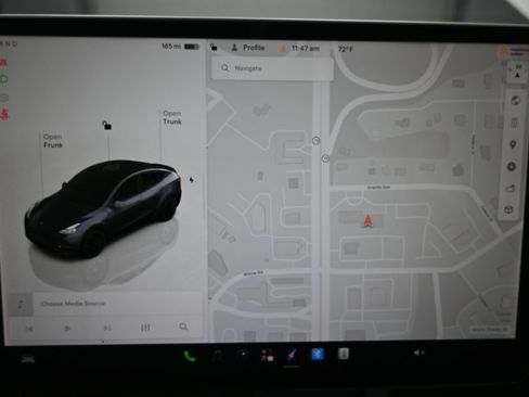 Used 2022 Tesla Model Y Performance AWD/4WD image 12