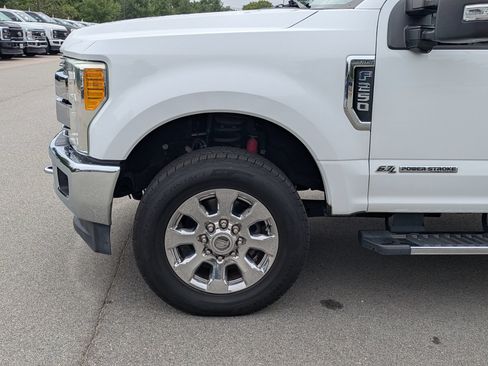 Used 2017 Ford F250 Lariat w/ Lariat Ultimate Package AWD/4WD image 11