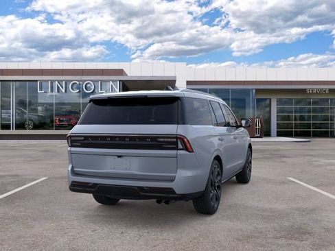 New 2026 Lincoln Navigator Reserve AWD/4WD image 8