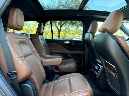 Used 2023 Lincoln Aviator Reserve w/ Equipment Group 201A image 19