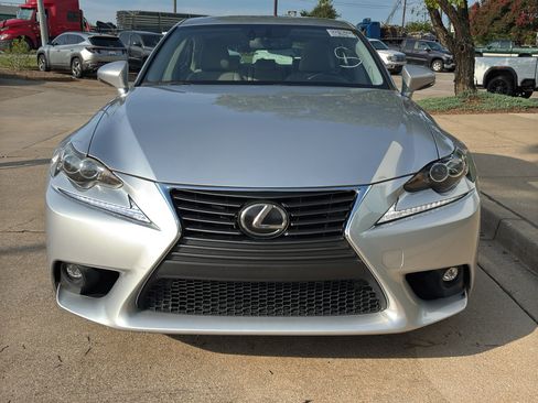Used 2016 Lexus IS 200t RWD image 3