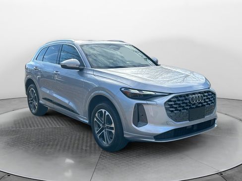 New 2025 Audi Q5 Premium image 1