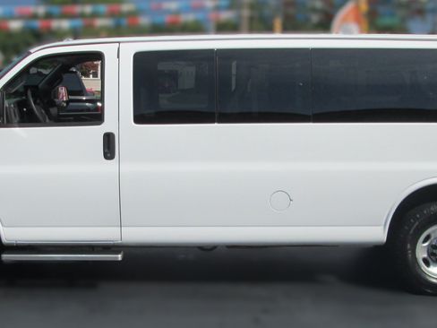 Used 2017 Chevrolet Express 3500 LT w/ LT Preferred Equipment Group RWD image 4
