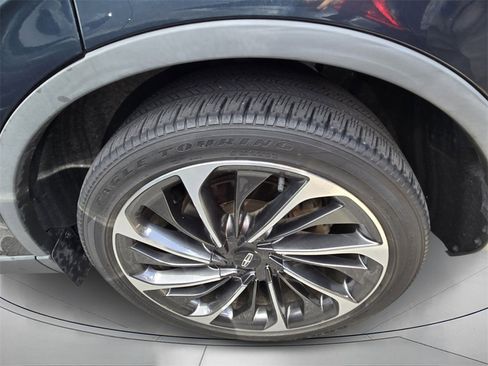 Used 2021 Lincoln Aviator Reserve w/ Equipment Group 202A image 8