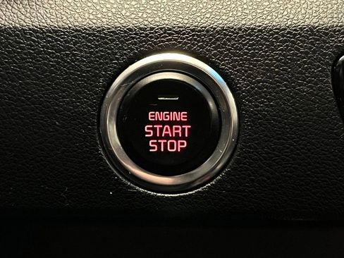 Used 2017 Kia Niro LX FWD image 12