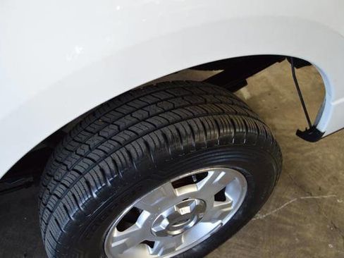 Used 2013 Ford F150 XLT w/ Mid Equipment Group RWD image 32