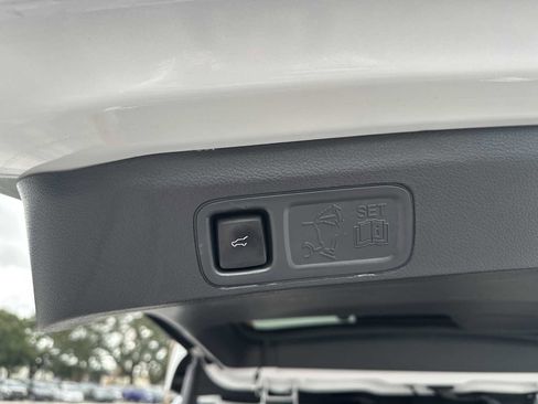 Used 2022 Ford Expedition Limited image 37