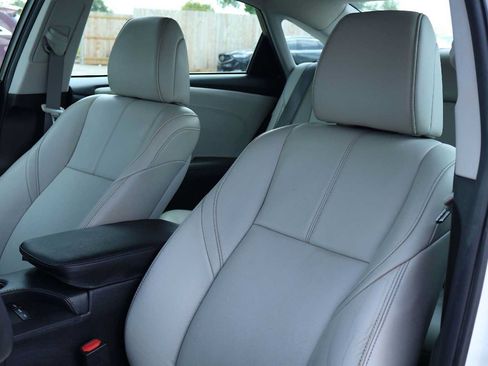 Used 2017 Toyota Avalon XLE Premium FWD image 11