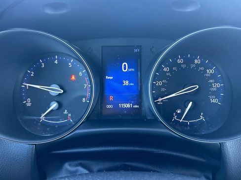 Used 2018 Toyota C-HR XLE image 18