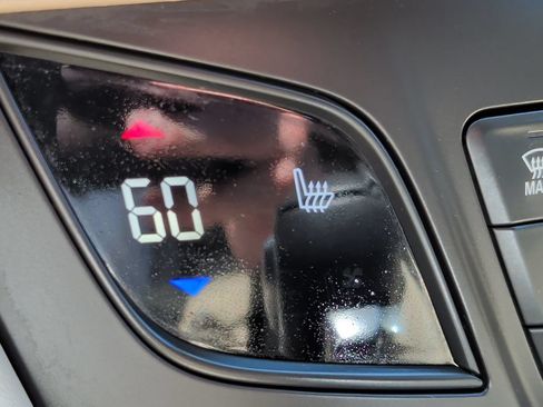 Used 2020 Buick Envision Essence AWD/4WD image 27