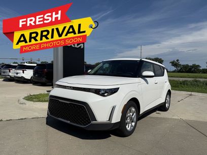Used 2025 Kia Soul LX w/ LX Technology Package