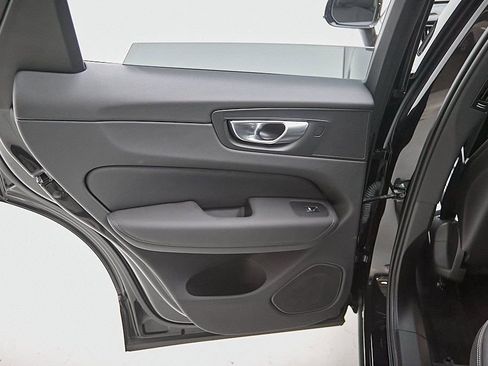 New 2026 Volvo XC60 B5 Ultra w/ Protection Package Premier image 18