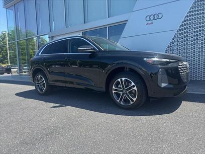 Used 2025 Audi Q5 Premium w/ Convenience Package